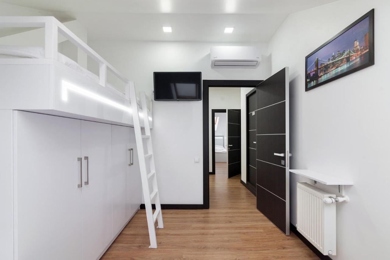 Leogrand Apartment On Doroshenka 38 Лвив Екстериор снимка