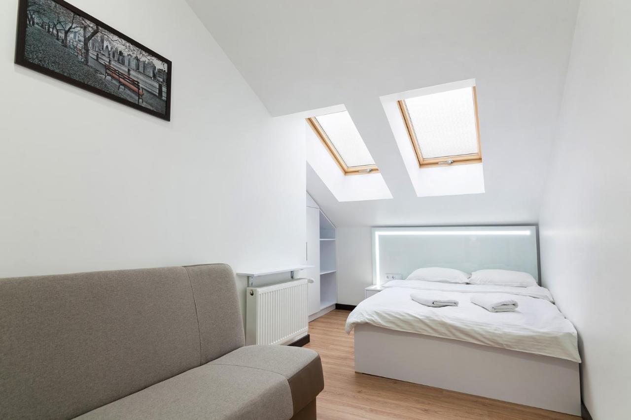 Leogrand Apartment On Doroshenka 38 Лвив Екстериор снимка